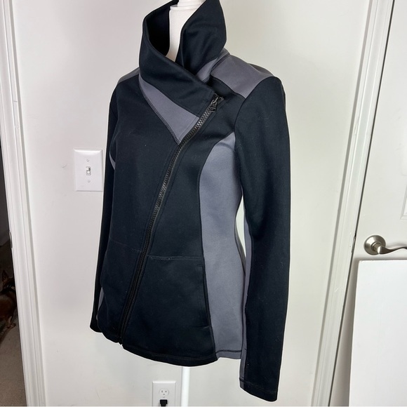 CAbi Dash Jacket Black Dark Gray Asymmetrical Zipper Side Pockets Size Medium - Picture 2 of 11